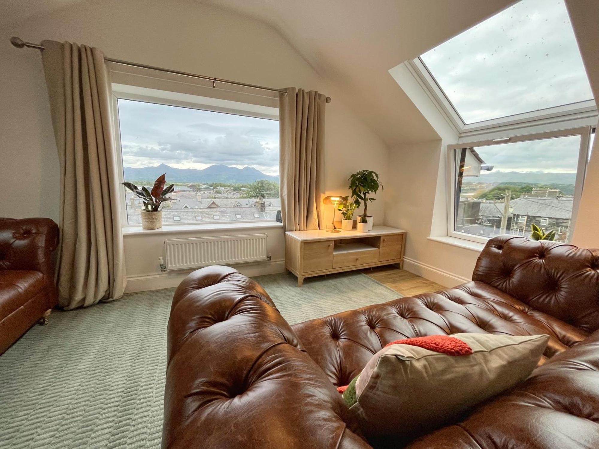 Porthmadog, Sleeps 11, 5 Bedrooms, 5 Bathrooms, Mountain Views Экстерьер фото