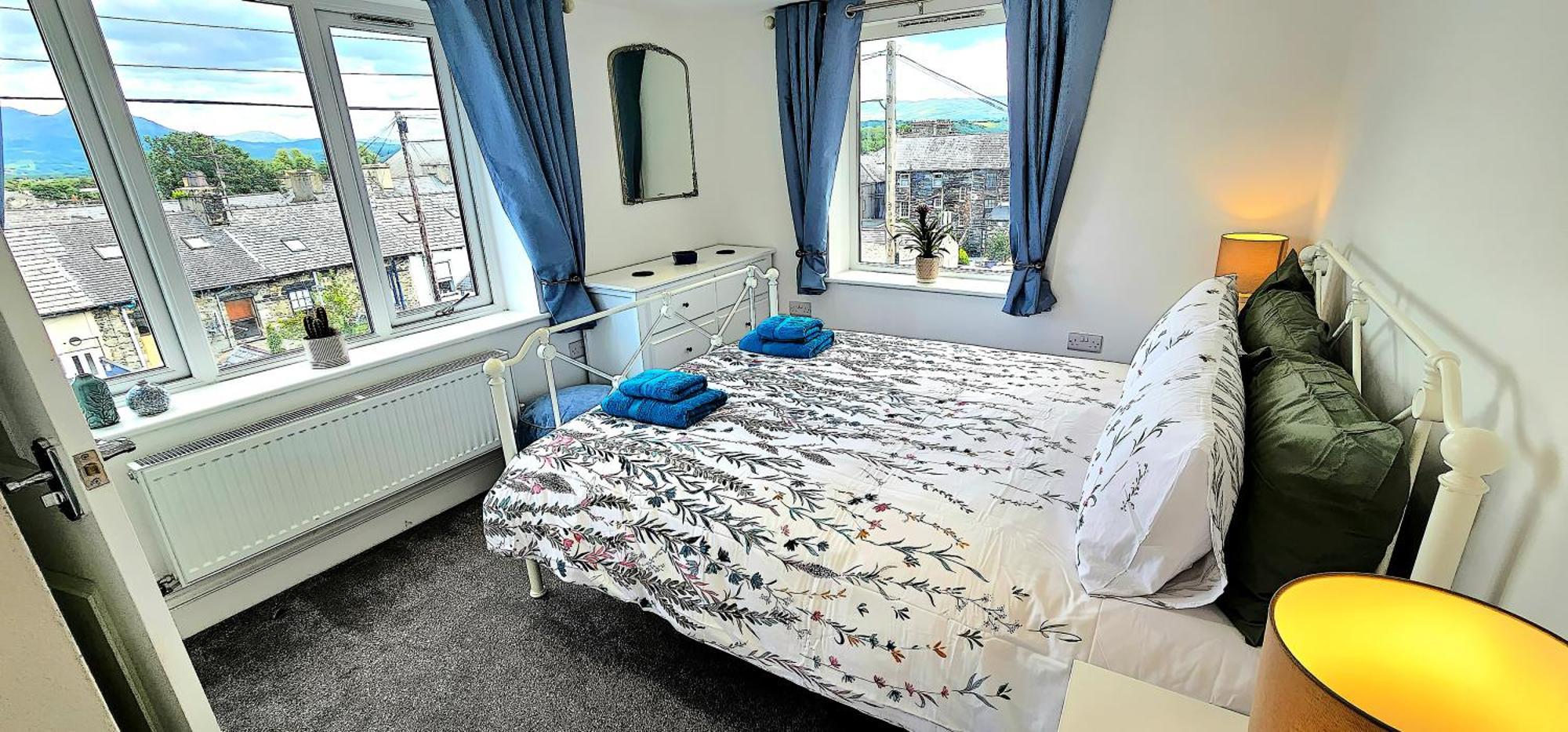 Porthmadog, Sleeps 11, 5 Bedrooms, 5 Bathrooms, Mountain Views Экстерьер фото