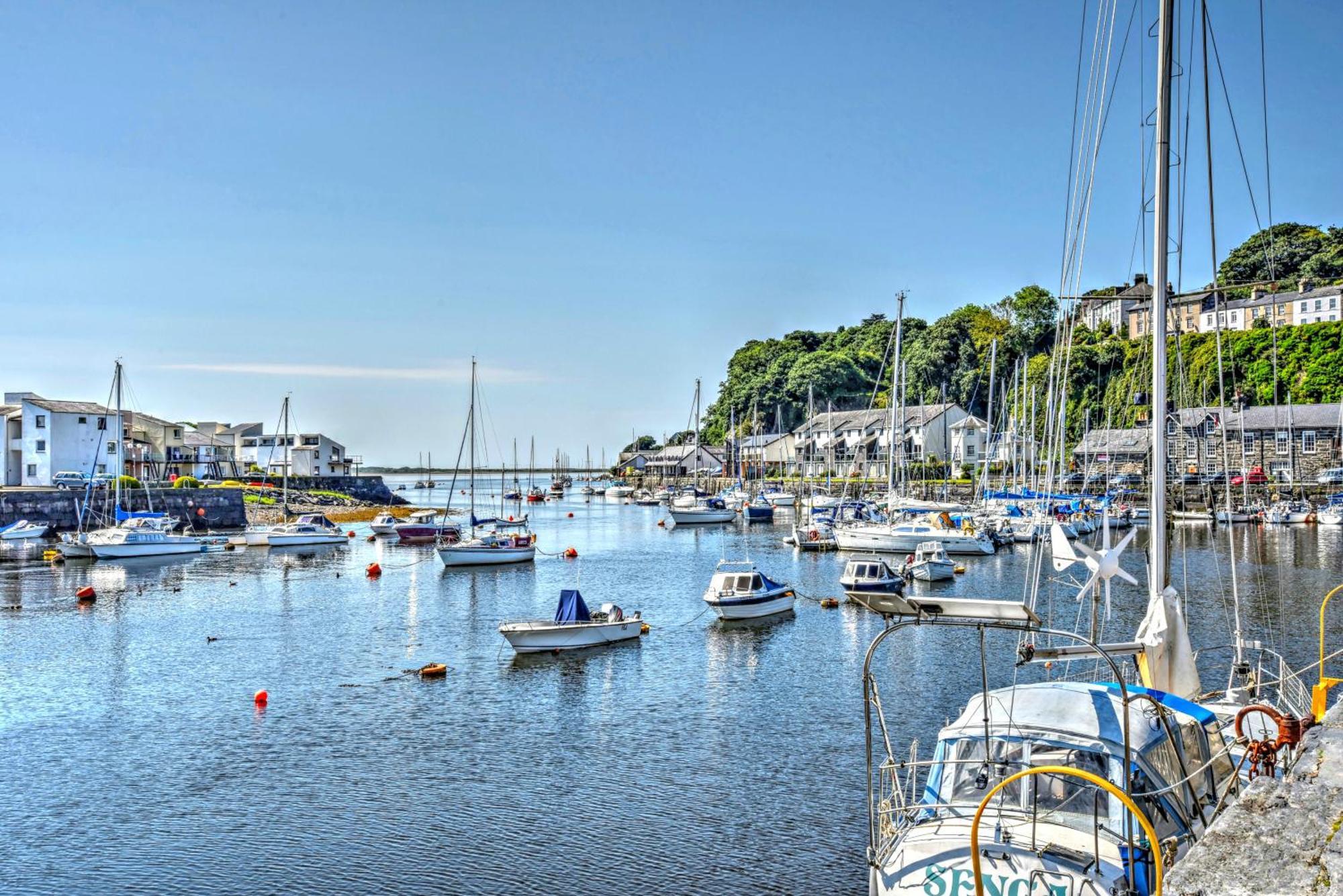 Porthmadog, Sleeps 11, 5 Bedrooms, 5 Bathrooms, Mountain Views Экстерьер фото